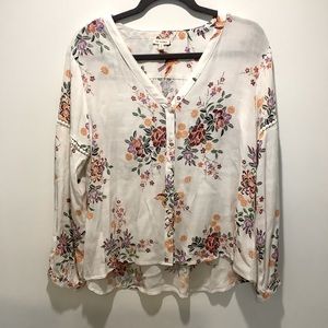 En creme top Blouse Boho White Floral Long Sleep Size S  V-neck Spring